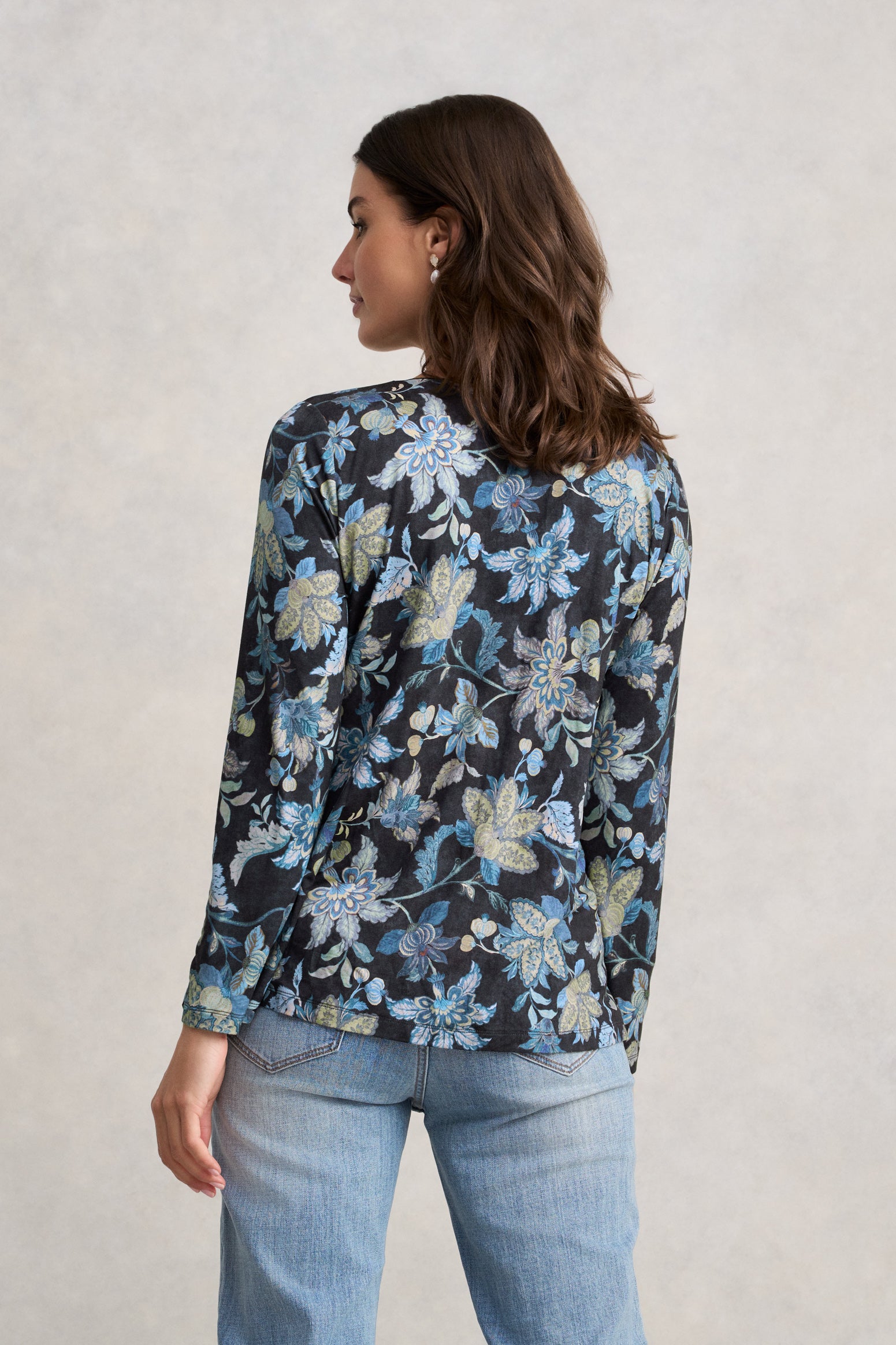 V-Neck Relaxed T-Shirt - Floral Chintz Print